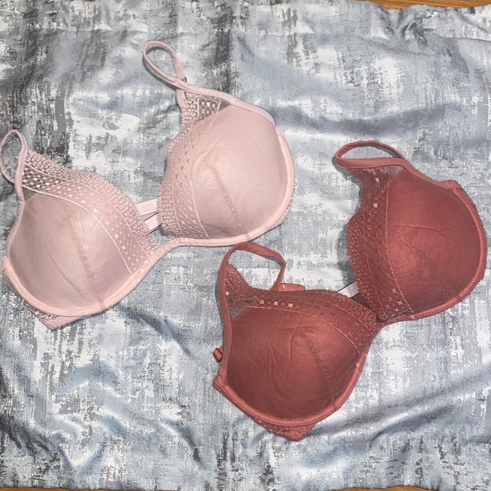 2 Victoria Secret Plunge Lace Bras